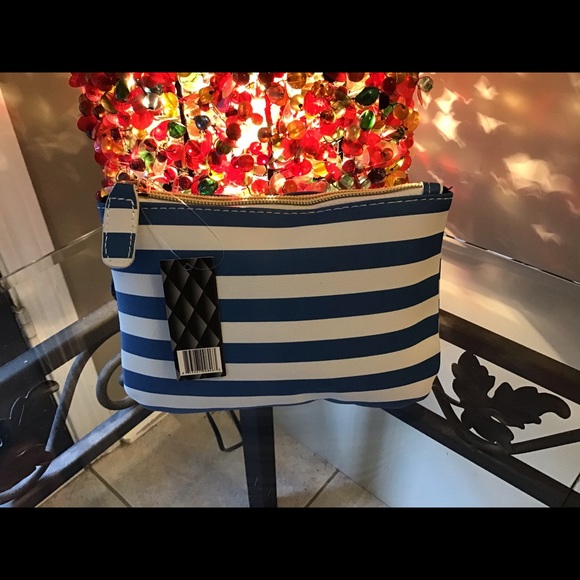 💋 Mollie Jacobs Makeup Bag + Bonus Lipstick - Picture 3 of 6